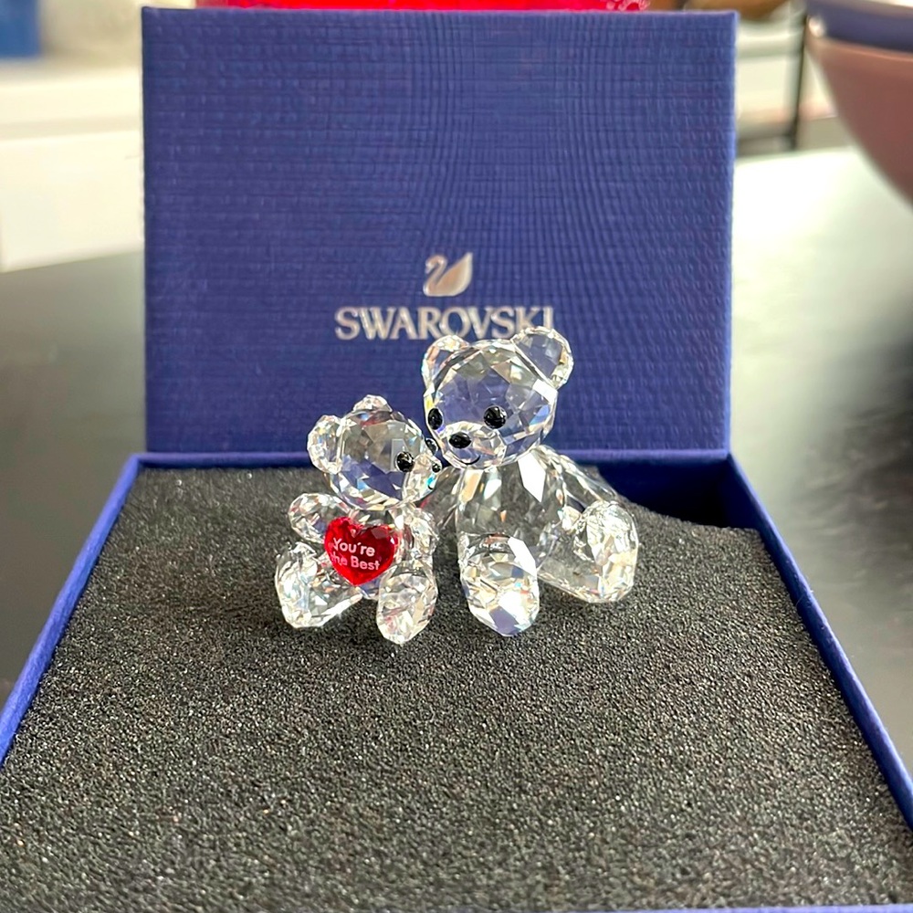 BRAND NEW - Swarovski Kris Bear Collection Crystal Figurine (VALENTINE'S DAY)